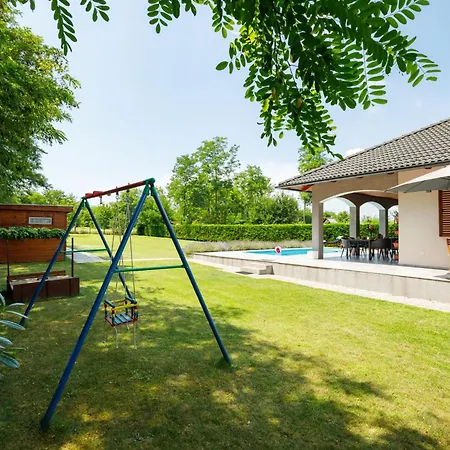 Aschbacher By Interhome *
