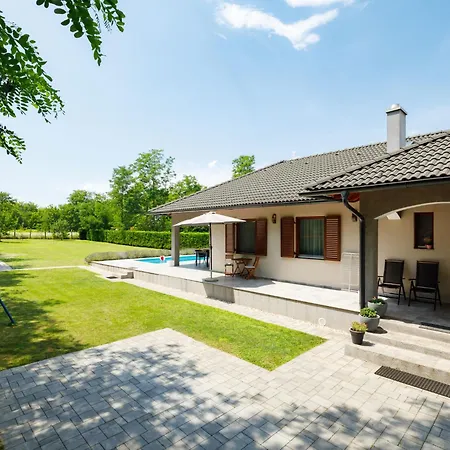 Aschbacher By Interhome Balatonszárszó