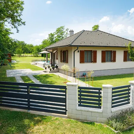 Aschbacher By Interhome * Balatonszemes