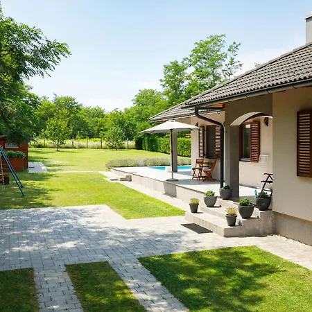 Aschbacher By Interhome