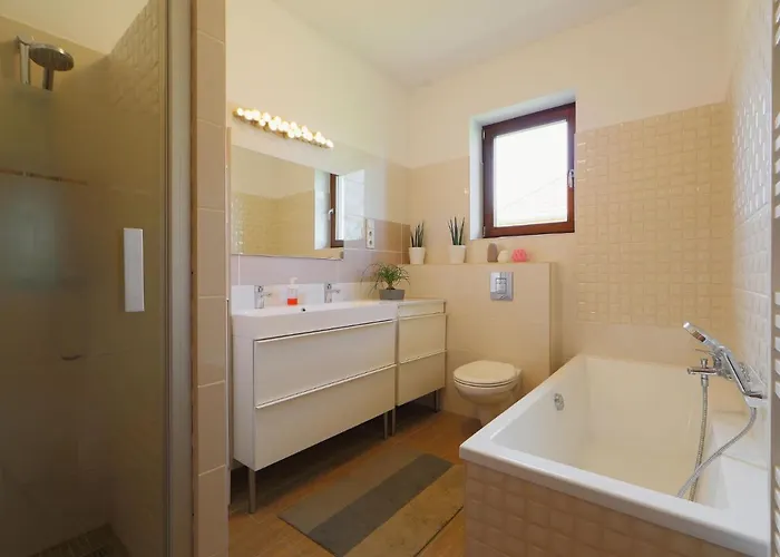 Aschbacher By Interhome Villa Balatonszárszó
