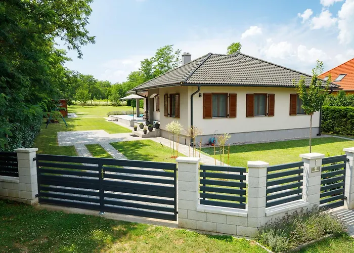 Aschbacher By Interhome * Balatonszárszó